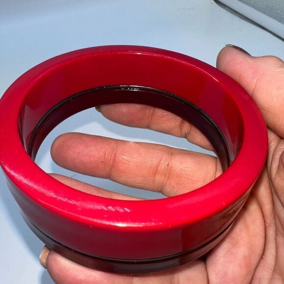 Vintage Lucite Bangle Bracelet - Picture 2 of 6